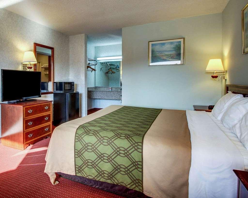 Econo Lodge Inn & Suites Forest Oda fotoğraf