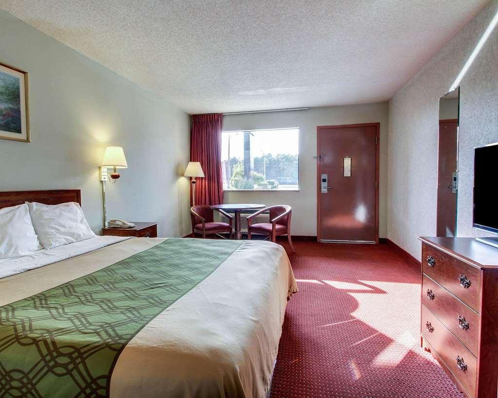 Econo Lodge Inn & Suites Forest Oda fotoğraf