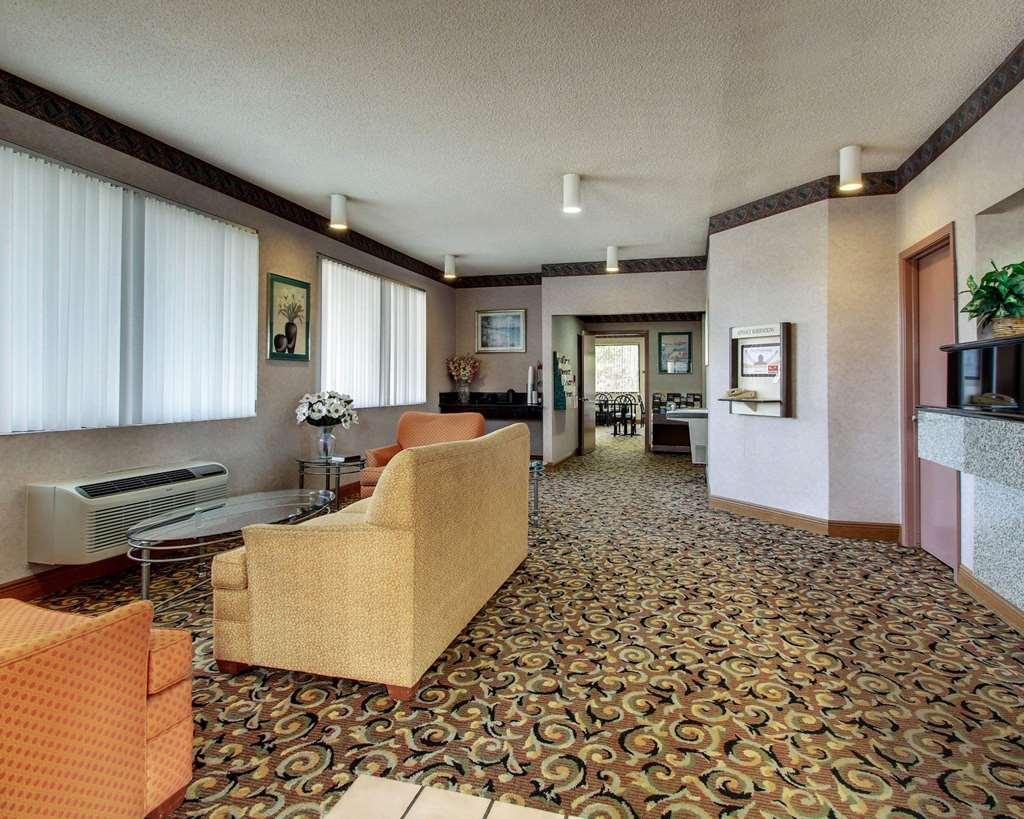 Econo Lodge Inn & Suites Forest İç mekan fotoğraf